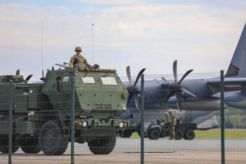 Пентагон: в новый пакет помощи для Киева входят ЗРК HAWK, боеприпасы для HIMARS, а также снаряды