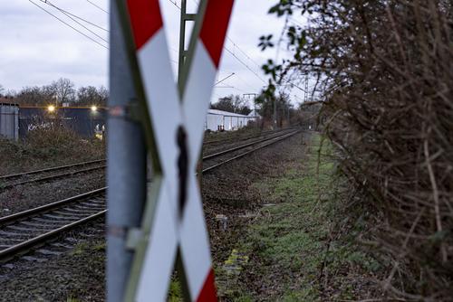 Associated Press: в США около 50 вагонов поезда с опасными веществами сошли с рельсов