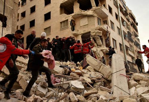 Количество погибших в результате землетрясения в Турции увеличилось до 1 014