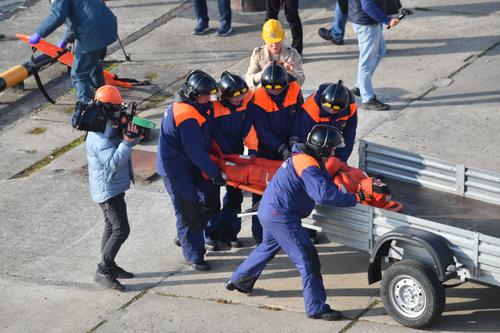В Турцию прибыли спасатели МЧС РФ для помощи в круглосуточном режиме
