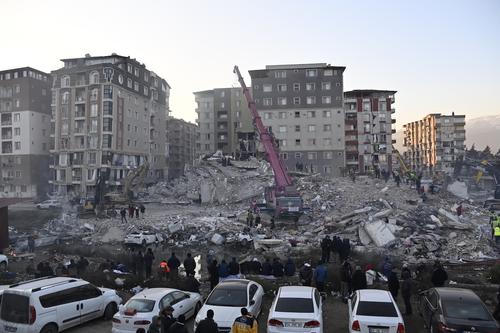 Под обломками разрушенного землетрясением дома в турецкой провинции Хатай нашли тело еще одного россиянина