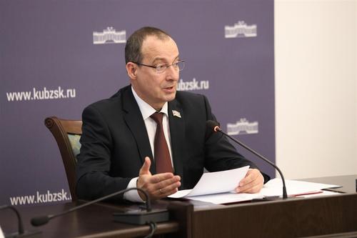 Председатель ЗСК анонсировал вопросы предстоящей сессии