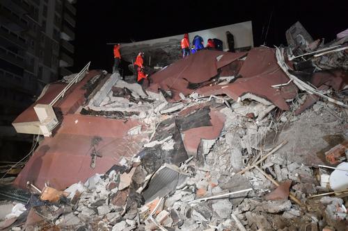 Anadolu: в Турции на девятые сутки после землетрясения из-под завалов спасли женщину