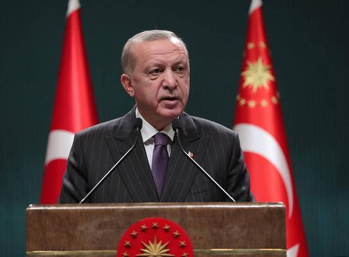 Эрдоган не стал пожимать руку лидерам турецкой оппозиции на похоронах экс-главы МИД Байкала