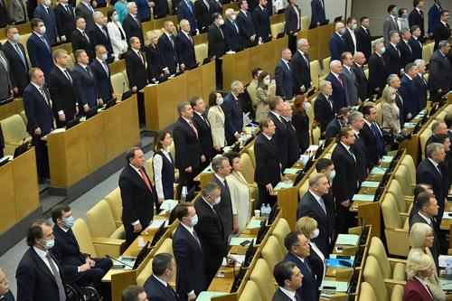 Политолог Марков предположил, что Госдума и Совфед «экстренно» соберутся 22 февраля для введения в России военного положения  