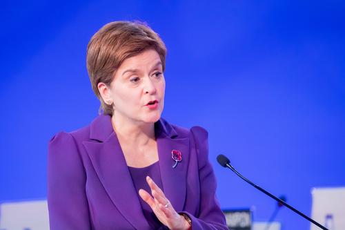 Первый министр Шотландии Стерджен, планировавшая провести референдум об отделении от Британии, заявила, что уходит в отставку 