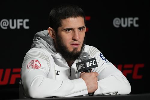 Чемпион бойцовской лиги UFC Ислам Махачев опроверг обвинения в использовании запрещённых капельниц