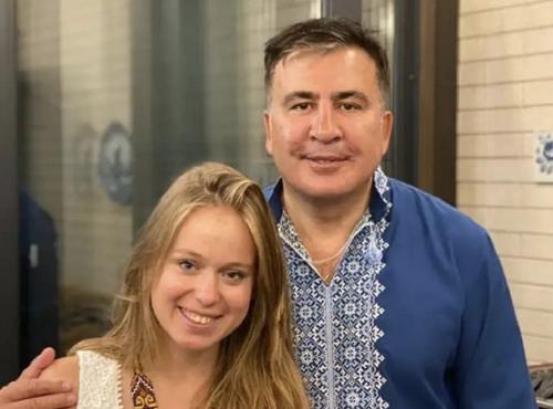 «Страна»: любимая девушка Саакашвили депутат Рады Ясько бросила его, узнав о том, что он записал всю недвижимость на мать