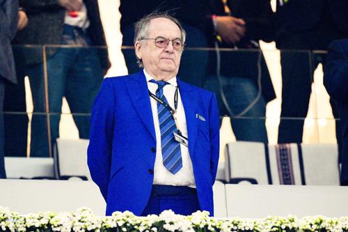 Генеральный секретарь Французской федерации футбола пожаловалась на своего 81-летнего руководителя