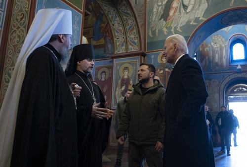 Крымский политик Чегринец: посещение Байденом православного собора под звуки сирены является цирком