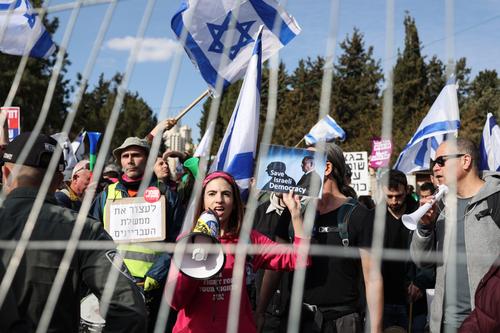The Times of Israel: протестующие против судебной реформы заблокировали депутатам Кнессета выходы из их домов
