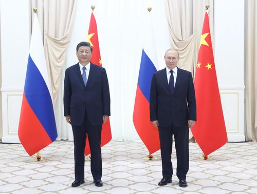 Путин попросил китайского дипломата Ван И передать искренний привет Си Цзиньпину