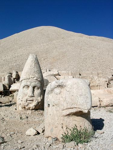 ЮНЕСКО сообщает о пострадавших от землетрясения памятниках в Турции и Сирии