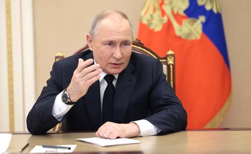 Путин на будущей неделе поздравит женщин с 8 Марта и проведет совещание с членами Совбеза