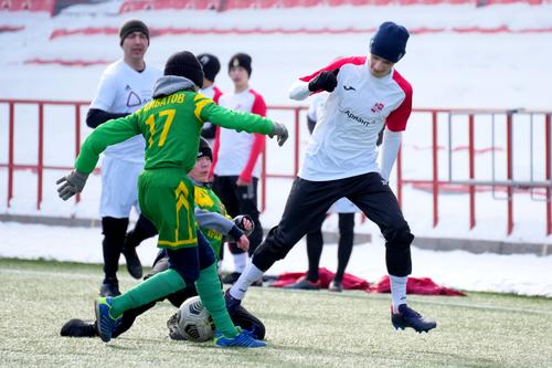 Футболисты «Челябинска» сыграли с особенными детьми