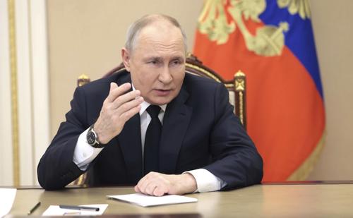 Песков: у Путина состоялся разговор по телефону с главой Казахстана Токаевым