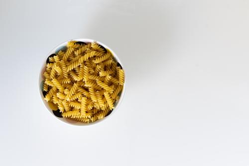 Итальянцы сели на принудительную диету из-за роста цен, на столах только паста