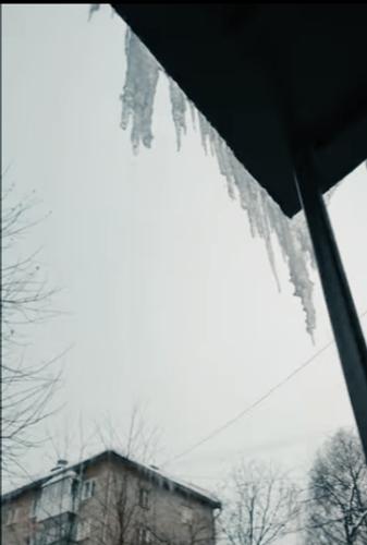 Губернатор Челябинской области Текслер сообщил о гибели ребенка из-за падения льда с крыши   