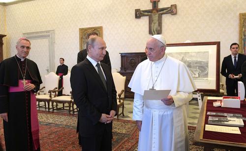 Папа римский Франциск назвал Путина культурным человеком, с которым можно говорить «на высоком уровне»