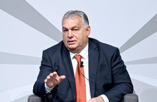 Издание Point сообщило, что Орбан в понедельник обсудит с Макроном свой конфликт с ЕС из-за антироссийских санкций