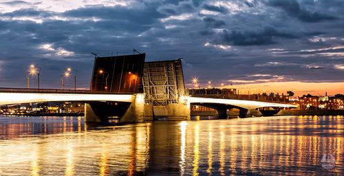 «Мостотрест» опубликовал расписание техразводок мостов с Петербурге на ближайшие дни