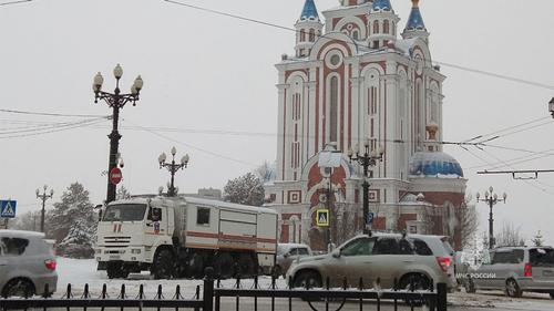 Спасатели помогли 11 водителям, попавшим в Хабаровске в снежный плен
