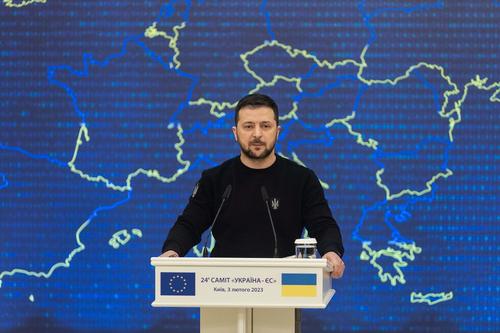 Экс-депутат Кива: все больше людей продают жилье, чтобы сбежать с Украины, «где они фактически приговорены Зеленским к смерти» 