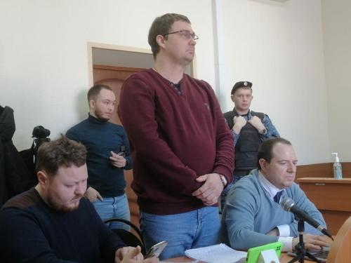 Депутат Абдалкин, слушавший послание президента с лапшой на ушах, оштрафован за дискредитацию ВС РФ на 150 тысяч рублей