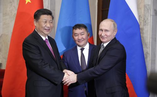 Ушаков: взаимоотношения Путина и Си Цзиньпина находятся на доверительном уровне