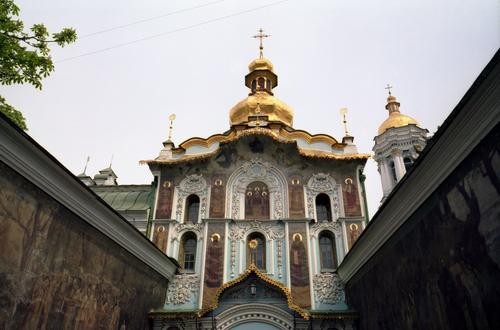 Ходаковский, комментируя уход монахов из Киево-Печерской Лавры, назвал столицу Украины пускающей метастазы «раковой опухолью»