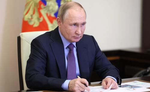 Президент Путин подписал закон о наказании до 7 лет колонии за дискредитацию участников спецоперации, в том числе <span id=