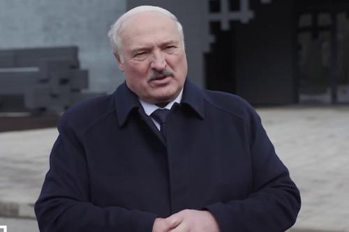 Лукашенко: «Первый вопрос, который обсудим с Путиным, - как мы должны поставить Запад, особенно Польшу, на место»
