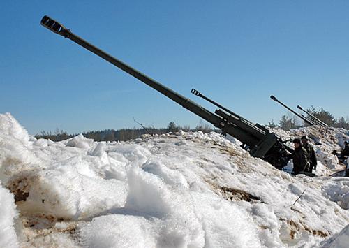 Российские артиллеристы в ночь на субботу нанесли удар по скоплению военной техники ВСУ в Херсонской области