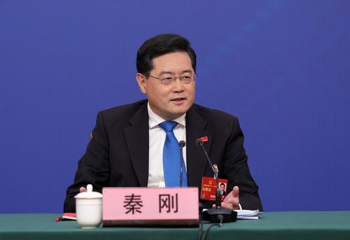 Глава китайского МИД Цинь Ган заявил, что КНР всегда выступала за здоровые и стабильные отношения с США, и эта позиция неизменна