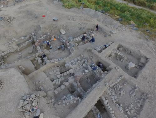 Археологи обнаружили «золотую гробницу» во время раскопок в Армении