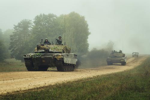Минобороны Британии: танковые экипажи с Украины вернулись домой после прохождения обучения управлению Challenger 2