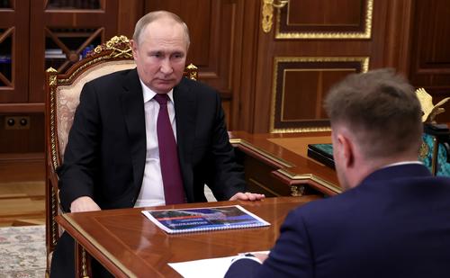 Хоценко рассказал Путину о восстановлении объектов в ДНР, несмотря на обстрелы