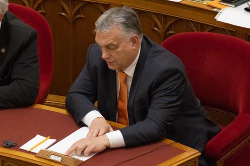 Орбан: страны ЕС приблизились к обсуждению отправки миротворческих войск на Украину