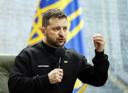 Зеленский заявил, что Украина пойдет на переговоры с Россией, только если «она без боя выведет войска с нашей территории»