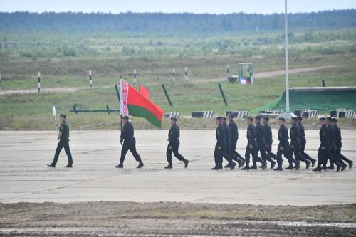 Госсекретарь Совета безопасности Белоруссии Вольфович заявил, что армия страны при проверке перейдет в режим военного времени