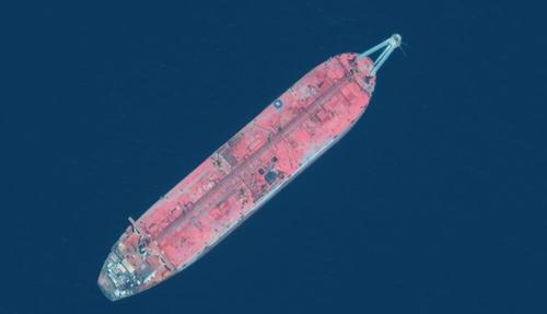 ООН наняла судно для перекачки нефти с разваливающегося супертанкера в Красном море