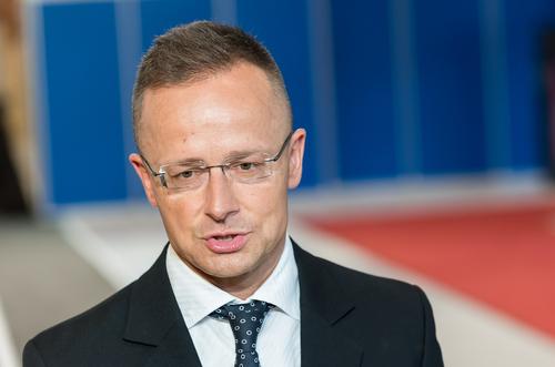 Глава МИД Венгрии Сийярто заявил, что разговоры о членстве Украины в НАТО нереальны