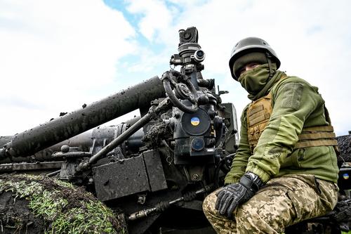Washington Post: украинские военные испытывают критическую нехватку боеприпасов и даже собирают неразорвавшиеся российские снаряды