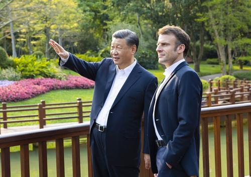 The Hill: визит Макрона в Пекин показал разногласия Европы и США по вопросу, «как следует вести себя с Китаем»