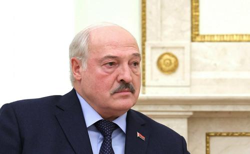 Лукашенко поручил провести проверку боевой готовности в Вооруженных силах Белоруссии