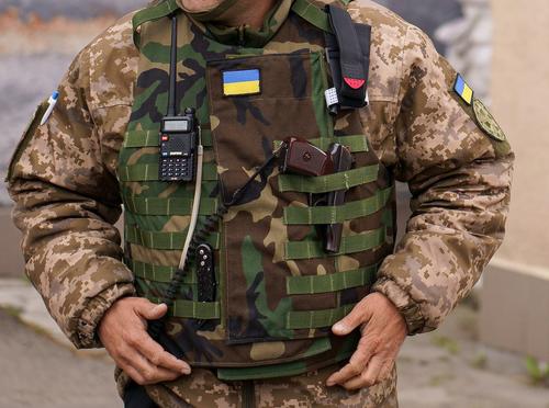 Боец «Группы Вагнера» заявил, что ВСУ продолжают забрасывать солдат в Артемовск, отводя в тыл основные силы