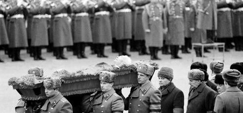 Эпоха похорон в советской истории