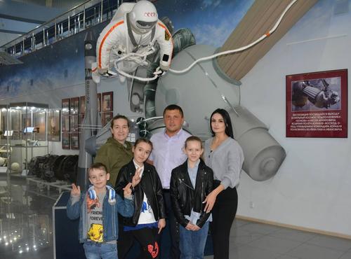 Для детей Донбасса организовали экскурсию в музей Космонавтики в Архипо-Осиповке