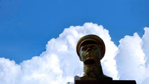 В Боливии открыли памятник советскому космопроходцу Юрию Гагарину