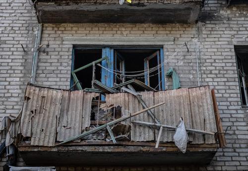 Солдаты ВСУ при отступлении подорвали в Артемовске несколько многоэтажных домов